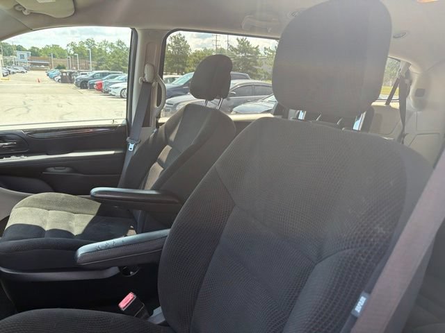 Used 2019 Dodge Grand Caravan SE FWD image 13