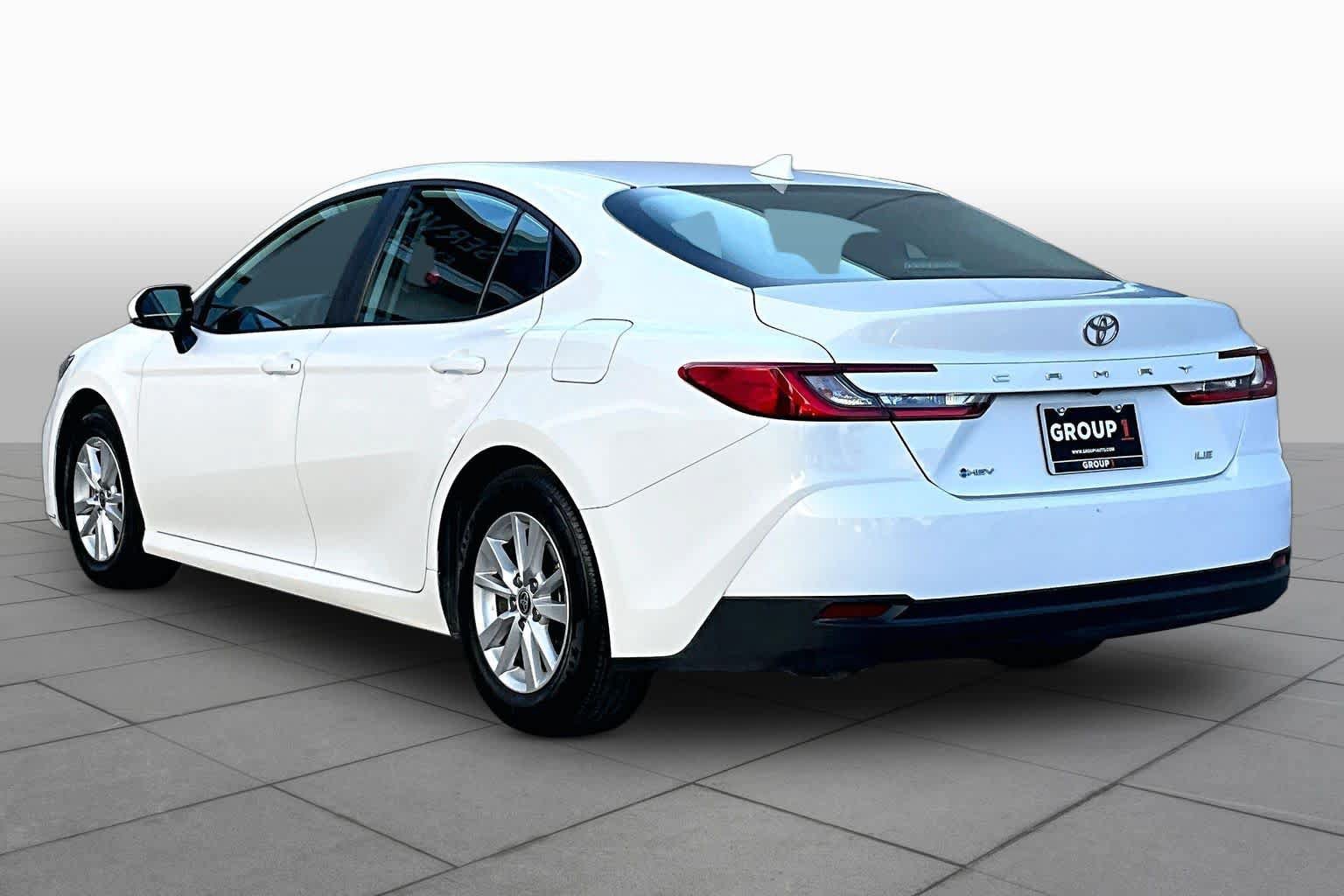 Used 2025 Toyota Camry LE FWD image 12