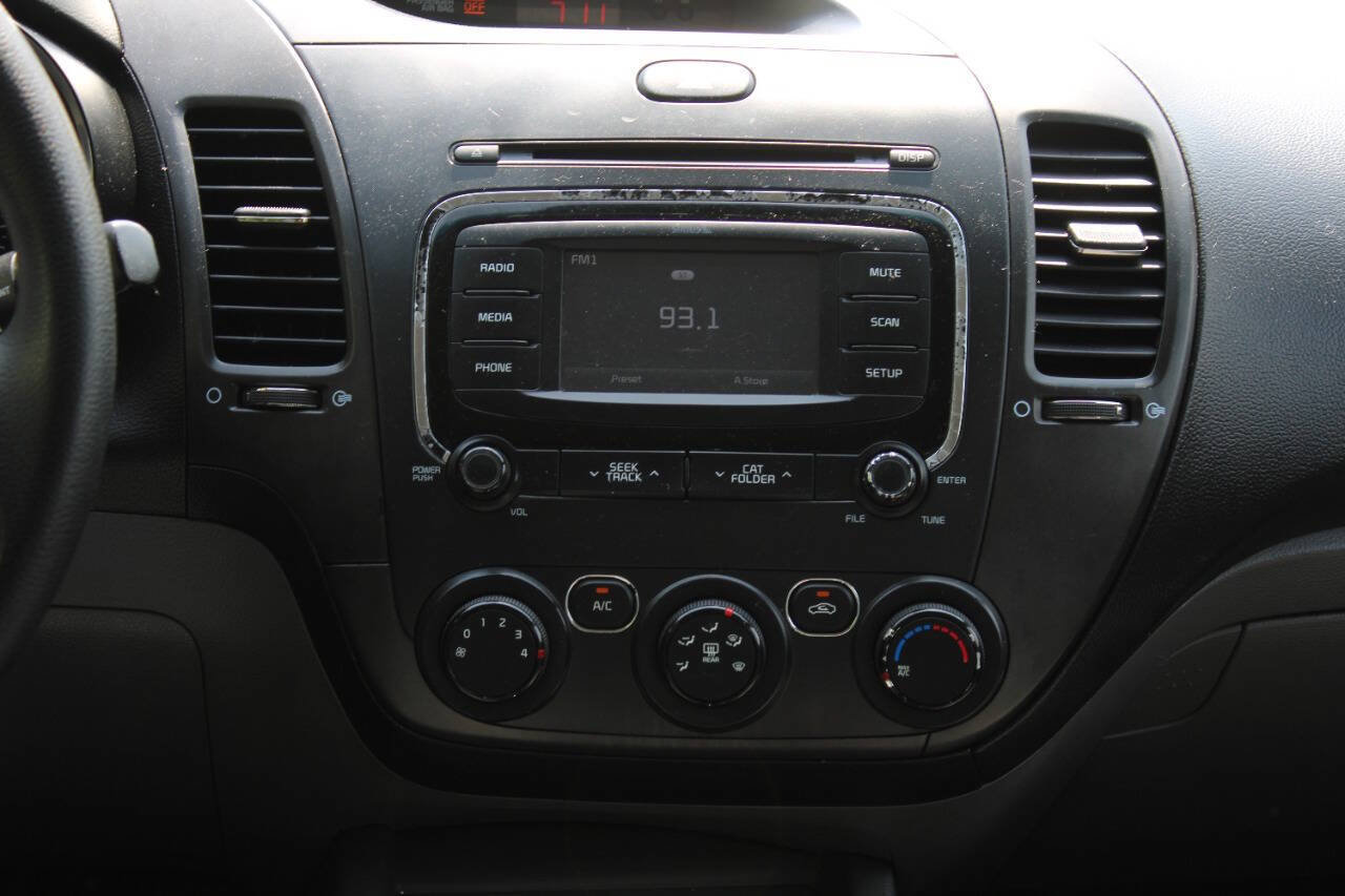 Used 2017 Kia Forte LX FWD image 32