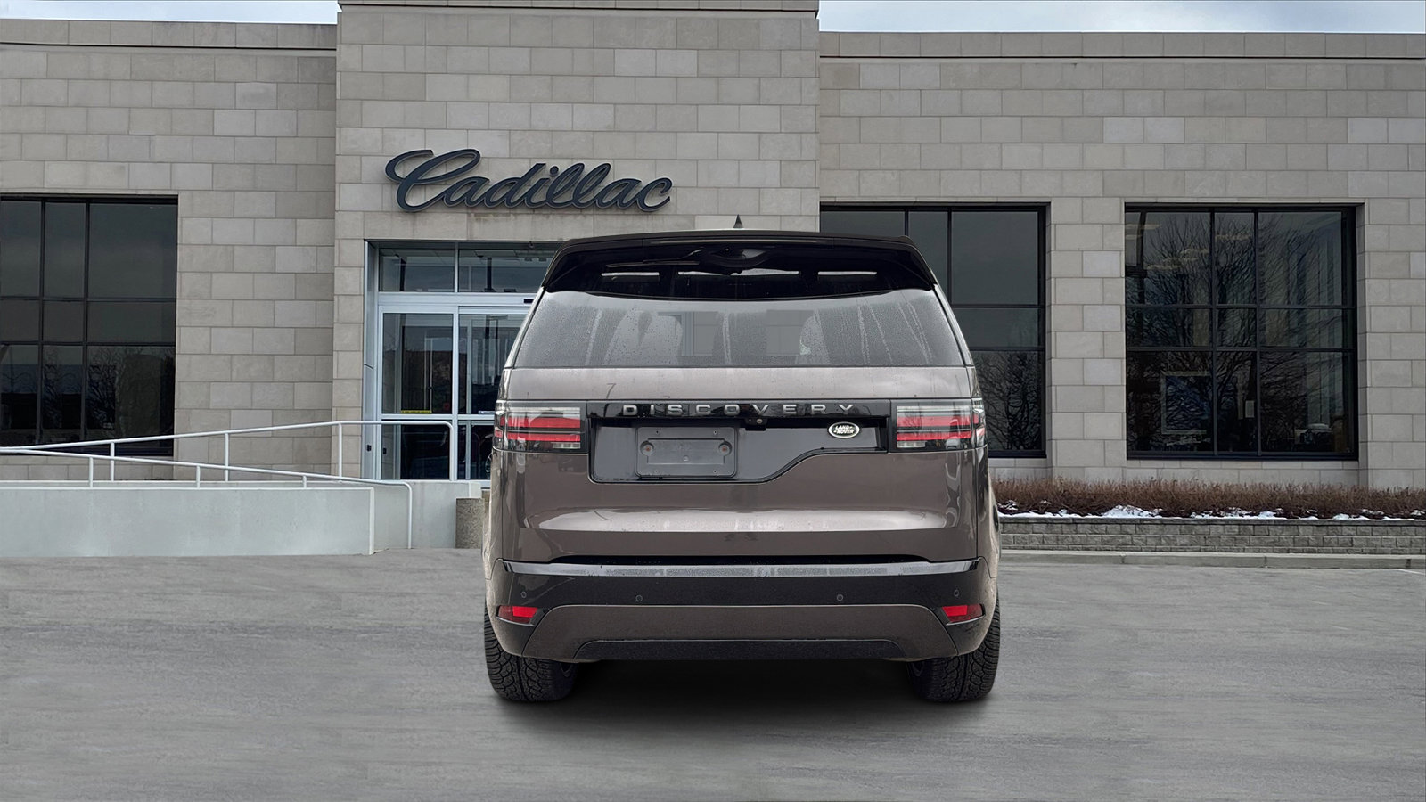 Used 2022 Land Rover Discovery S R-Dynamic image 6