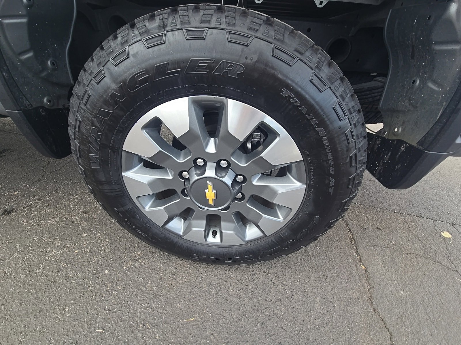 Used 2025 Chevrolet Silverado 2500 LT image 13