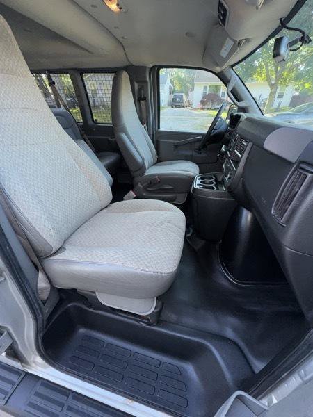 Used 2020 Chevrolet Express 3500 LS RWD image 15