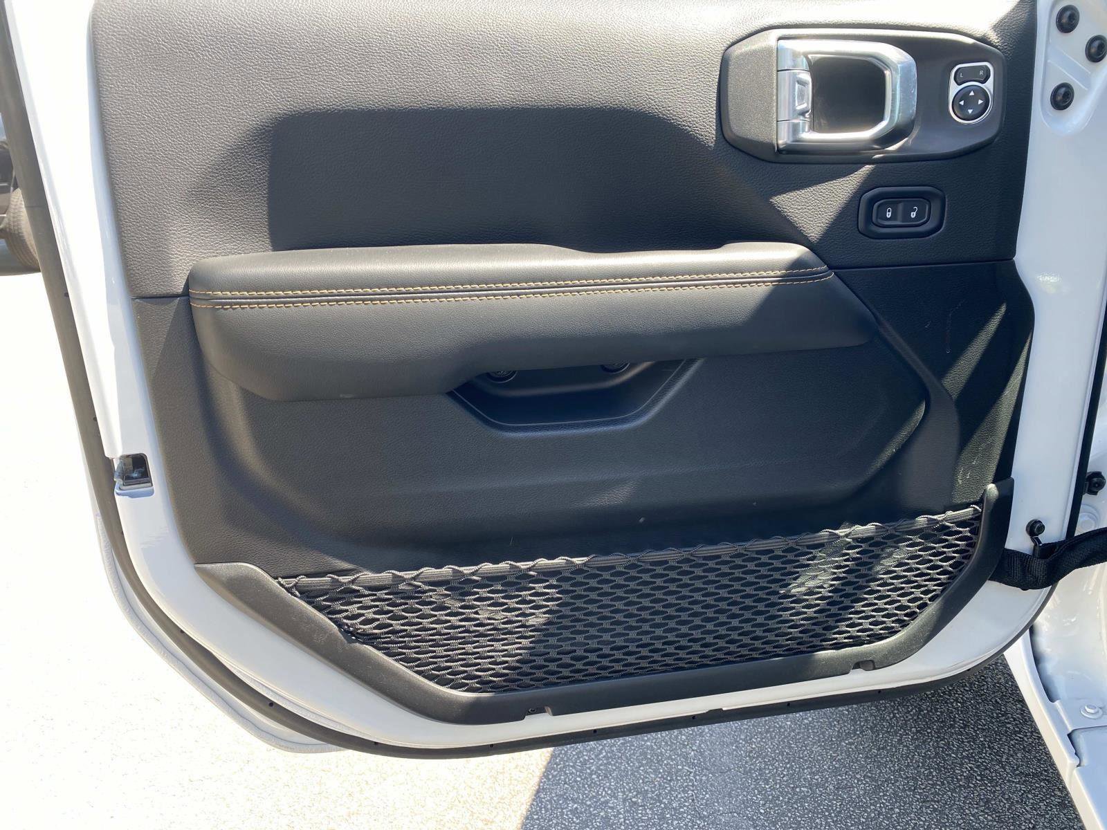 Used 2024 Jeep Wrangler Unlimited Sahara w/ Dual Top Group AWD/4WD image 19