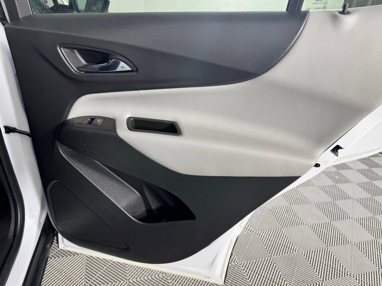 Used 2023 Chevrolet Equinox LT image 26