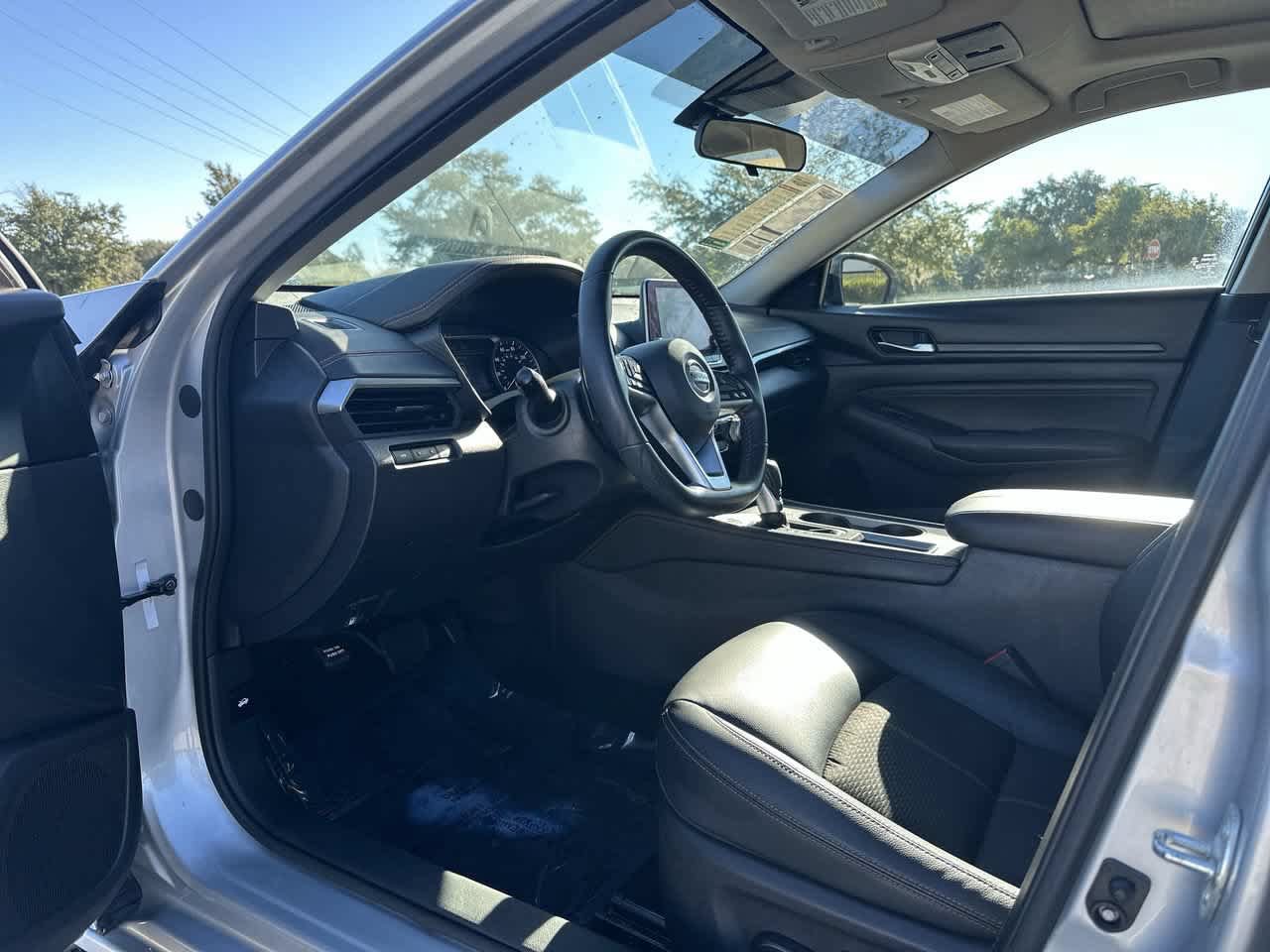 Used 2020 Nissan Altima 2.5 SR w/ Premium Package FWD image 10