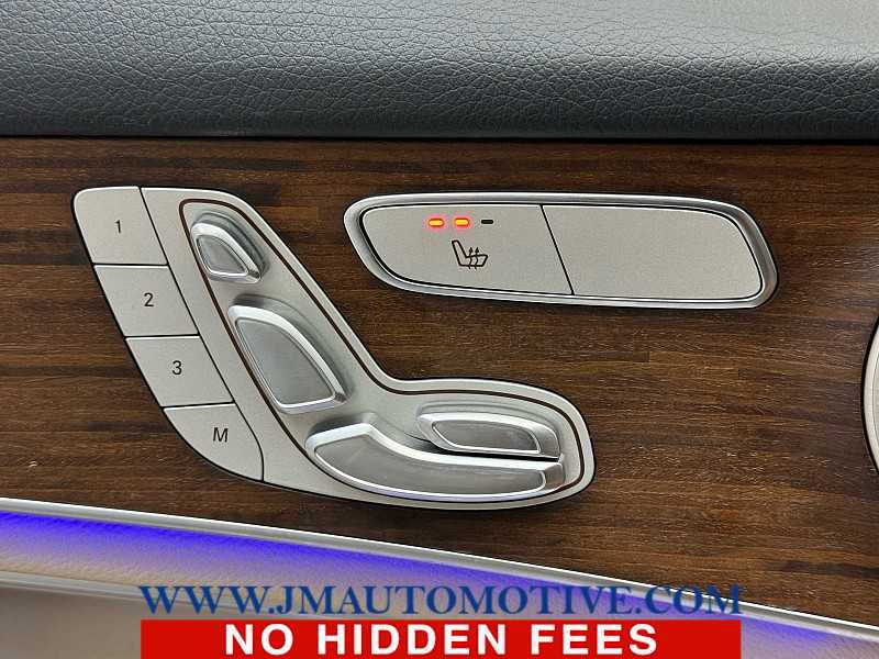 Used 2021 Mercedes-Benz GLC 300 4MATIC image 41