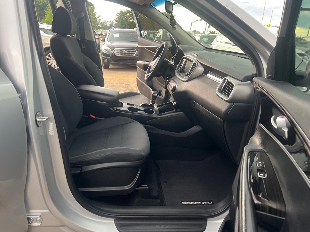 Used 2020 Kia Sorento L FWD image 15