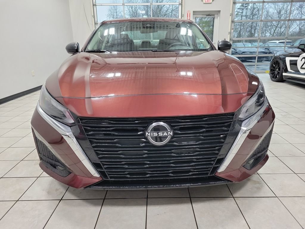 Used 2024 Nissan Altima 2.5 SV image 7