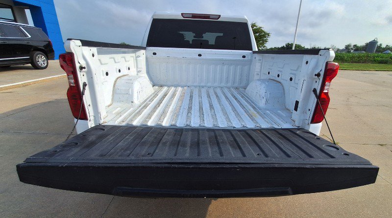 Used 2023 Chevrolet Silverado 1500 W/T w/ Trailering Package AWD/4WD image 9