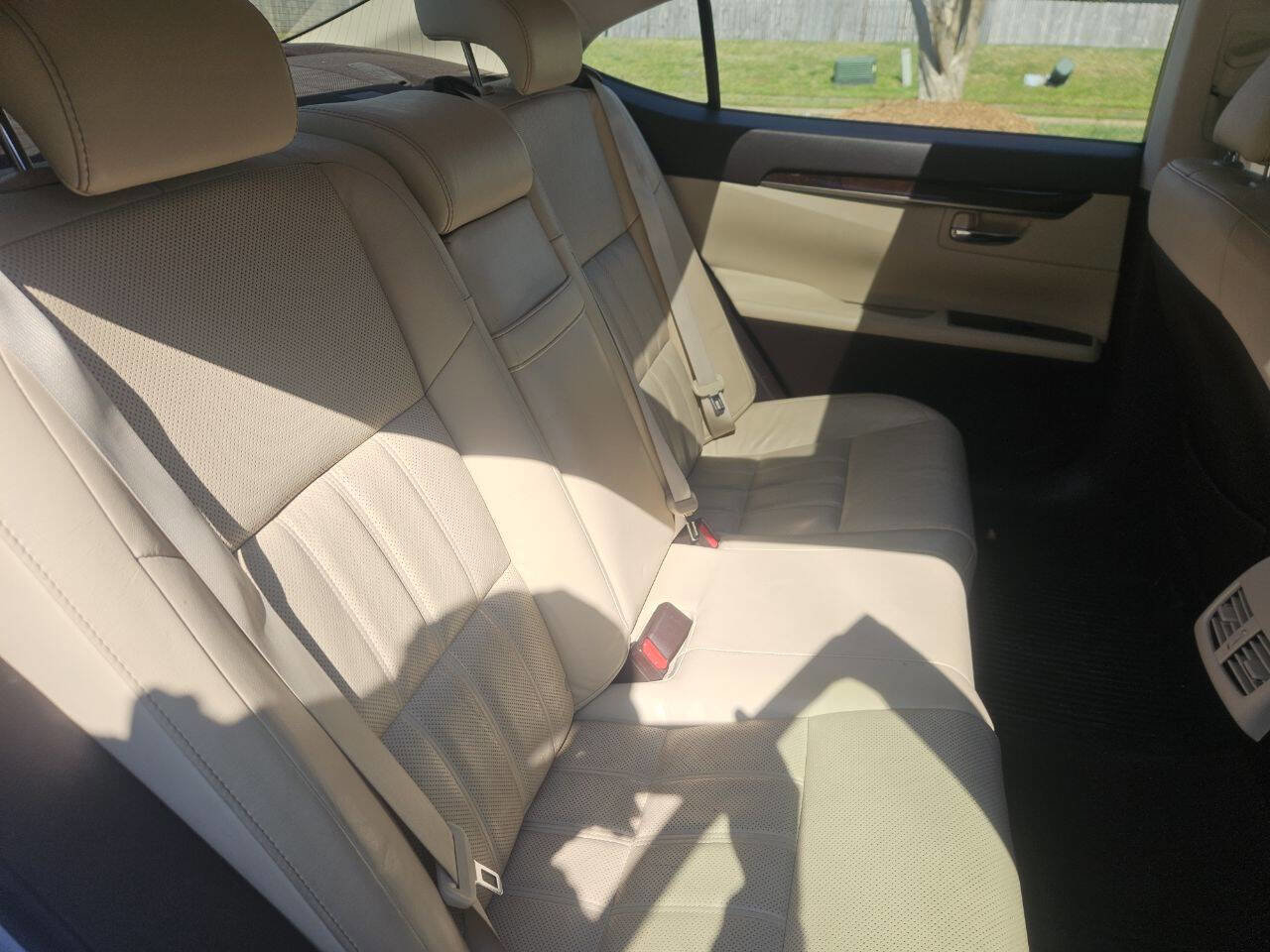 Used 2016 Lexus ES 350 w/ Luxury Package w/Wood Trim image 14