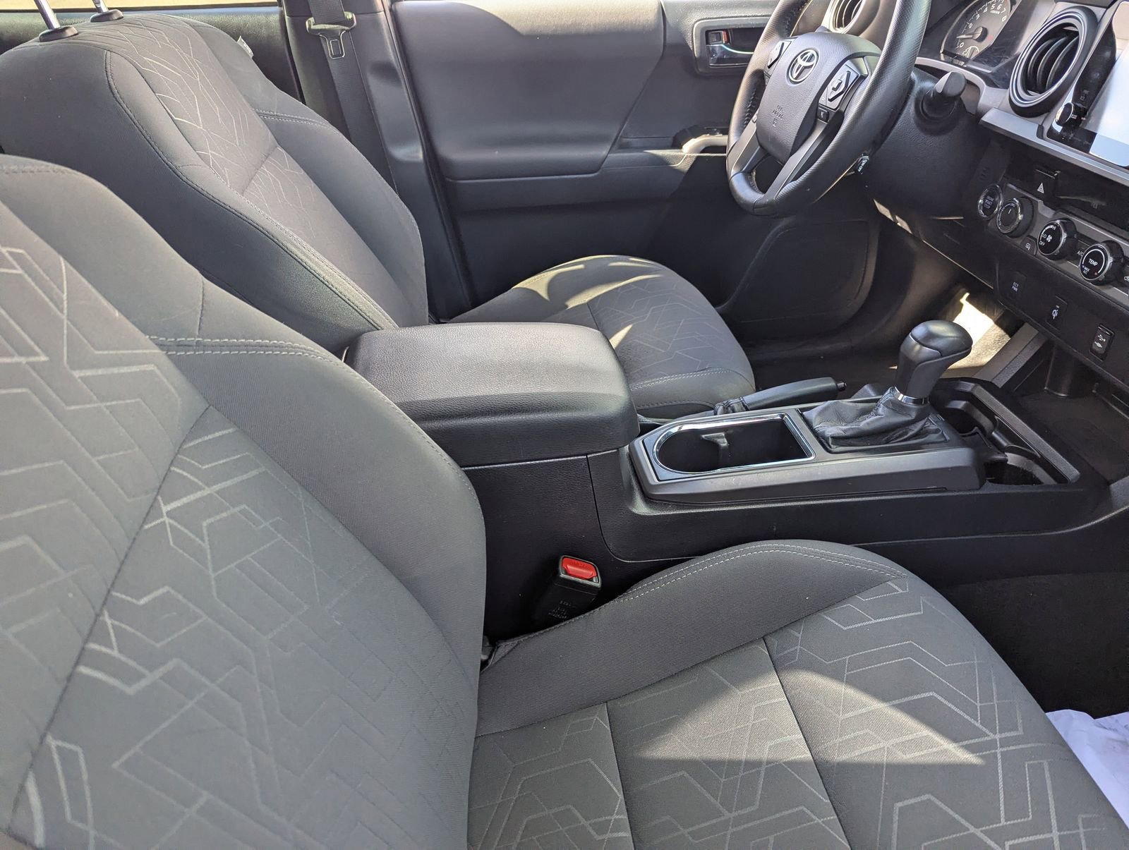 Used 2017 Toyota Tacoma TRD Off-Road w/ Tow Package image 11