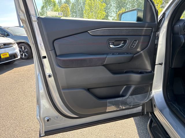 New 2026 Honda Pilot Black Edition image 16