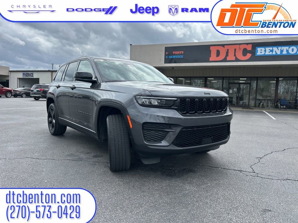 Used 2024 Jeep Grand Cherokee Altitude AWD/4WD image 1