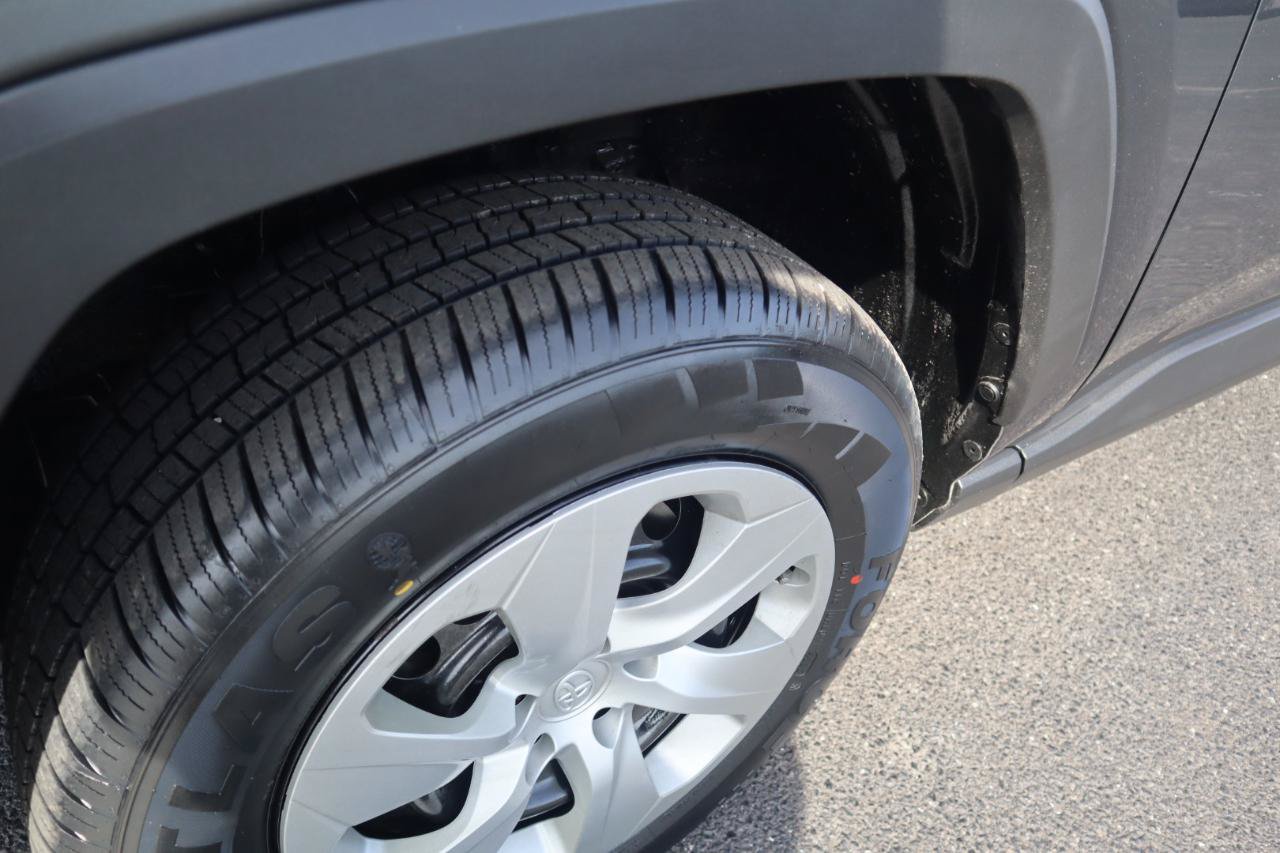 Used 2019 Toyota RAV4 LE w/ All Weather Liner Package AWD/4WD image 25