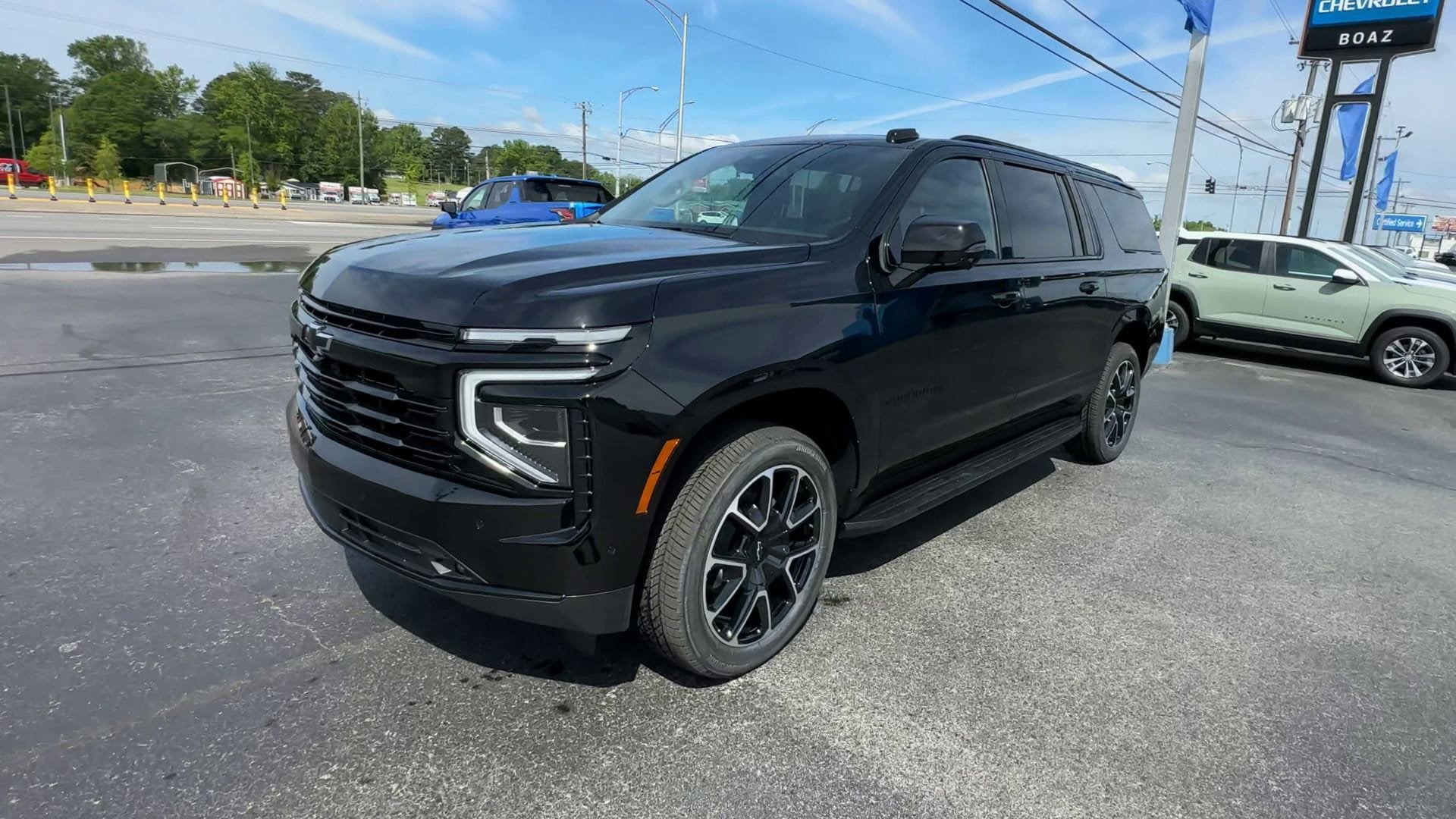 New 2026 Chevrolet Suburban RST w/ Comfort Package RWD image 4