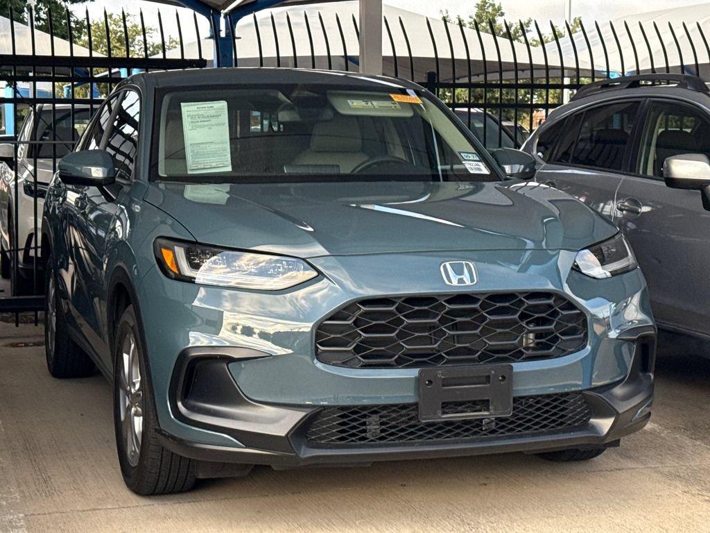 Used 2025 Honda HR-V LX image 3