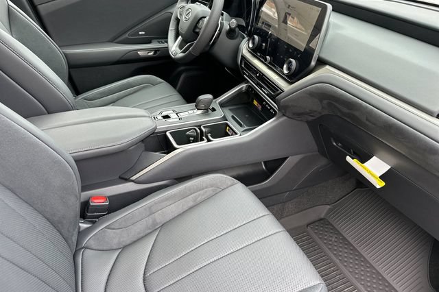New 2026 Lexus TX 500h AWD image 15