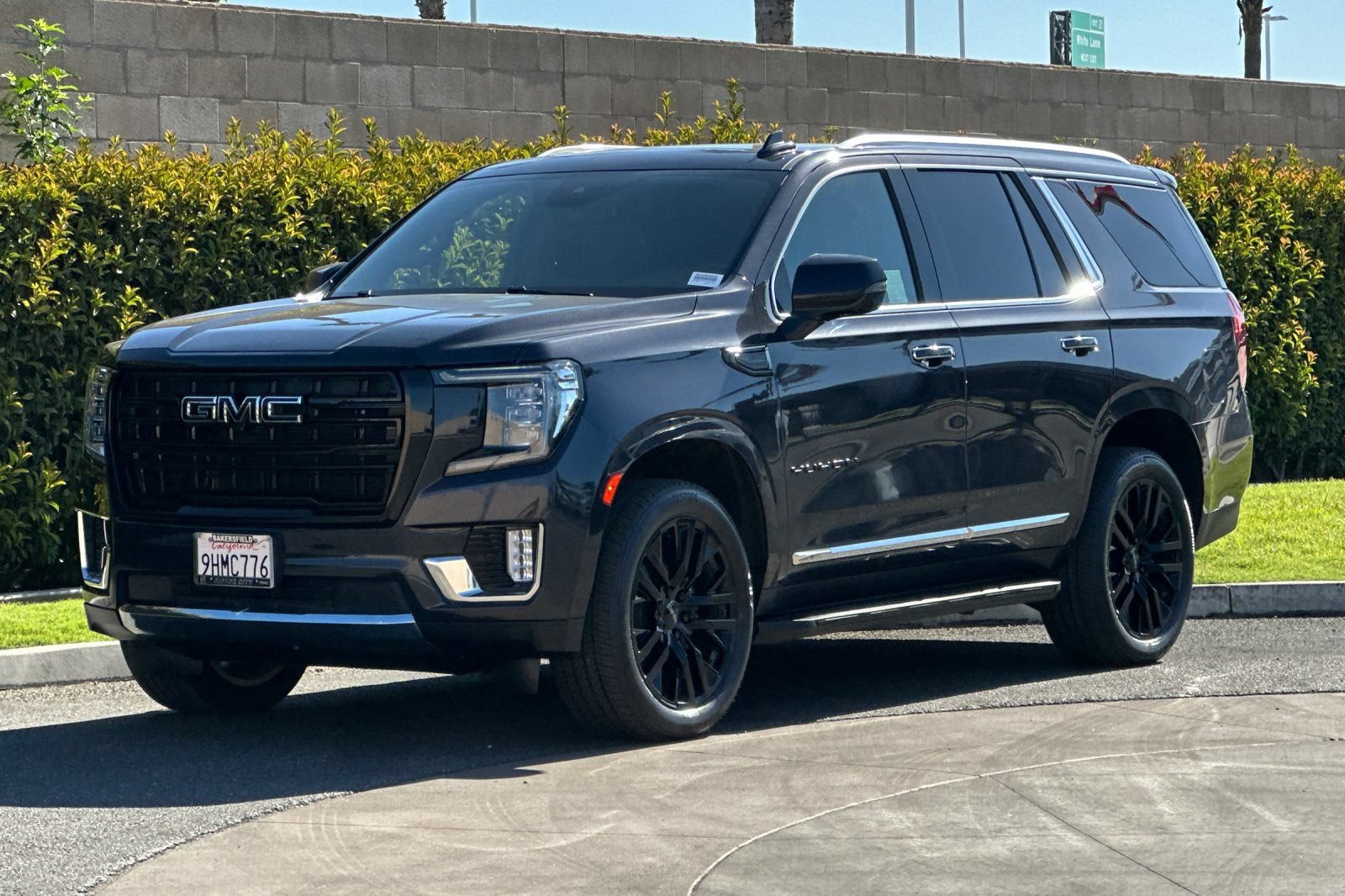 Certified 2023 GMC Yukon SLT w/ SLT Premium Package RWD image 8