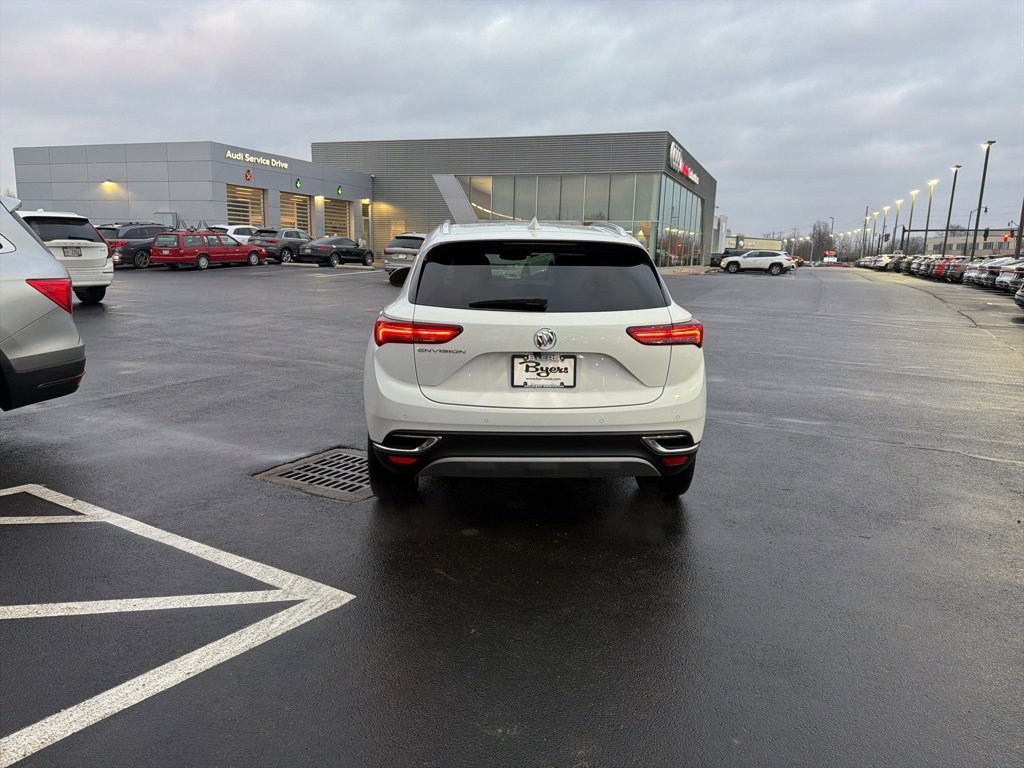 Used 2023 Buick Envision Essence image 3