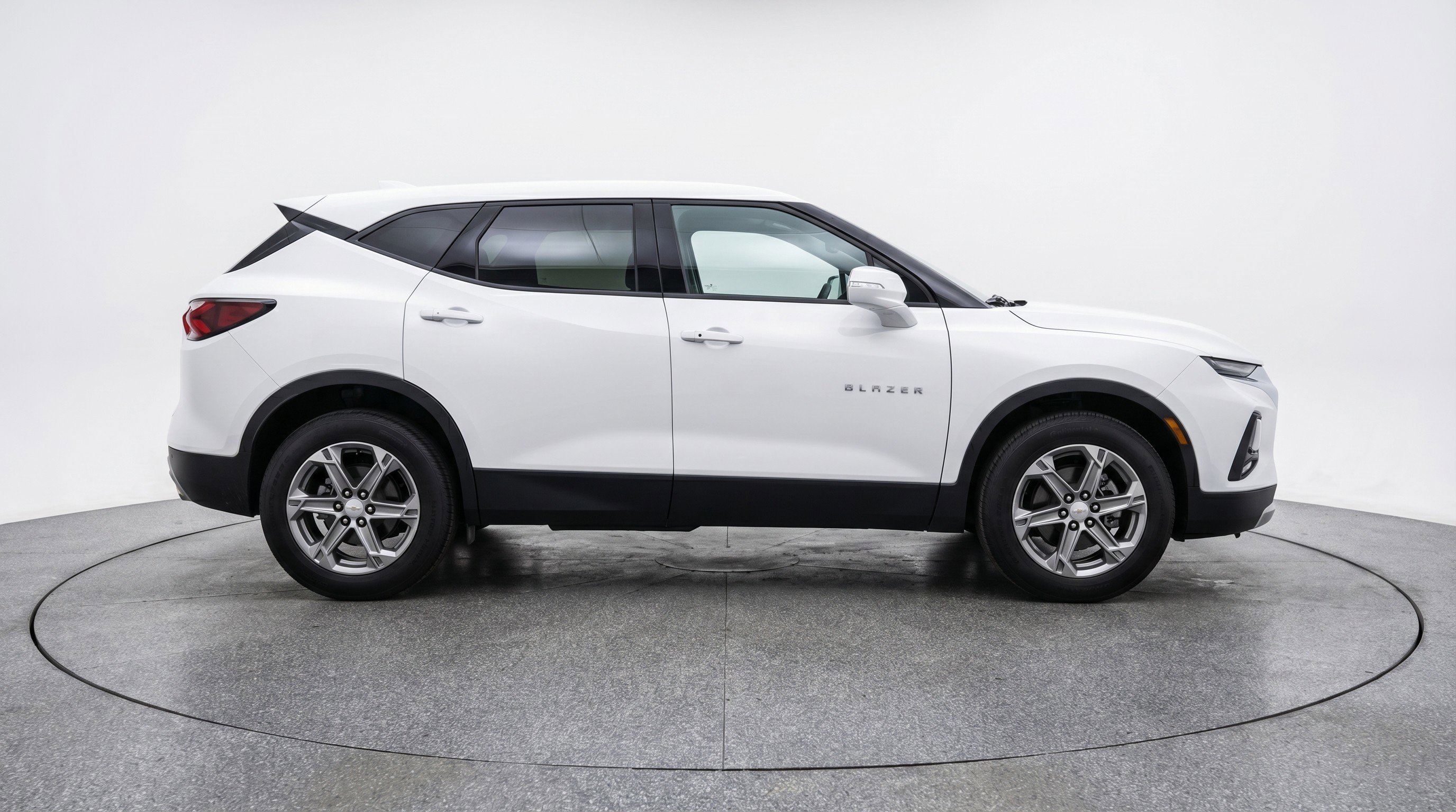 Used 2025 Chevrolet Blazer LT FWD image 11