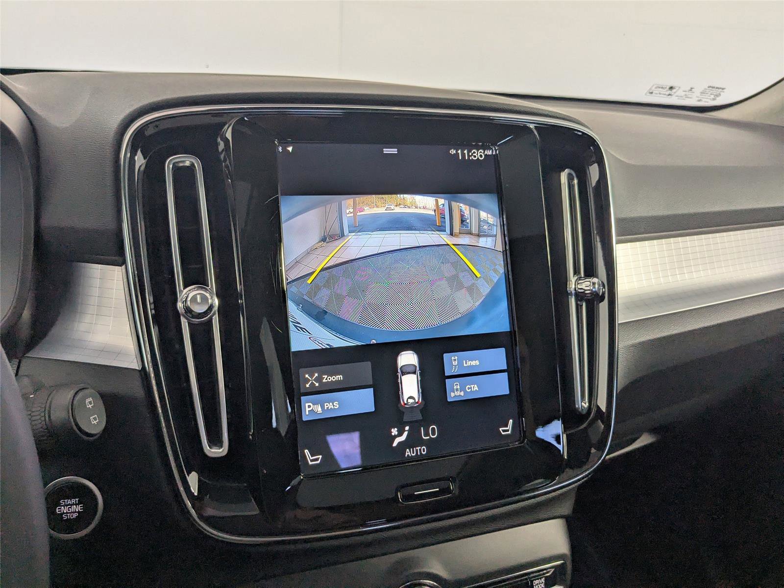 Used 2022 Volvo XC40 T5 Momentum image 19