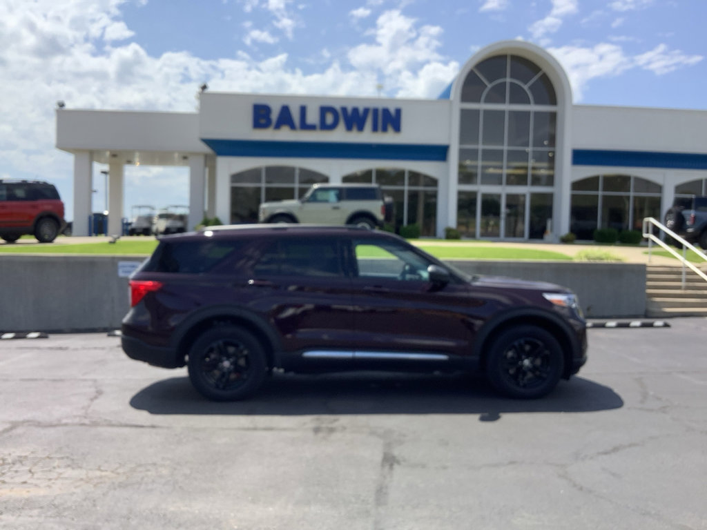 Used 2022 Ford Explorer XLT w/ Equipment Group 202A image 8