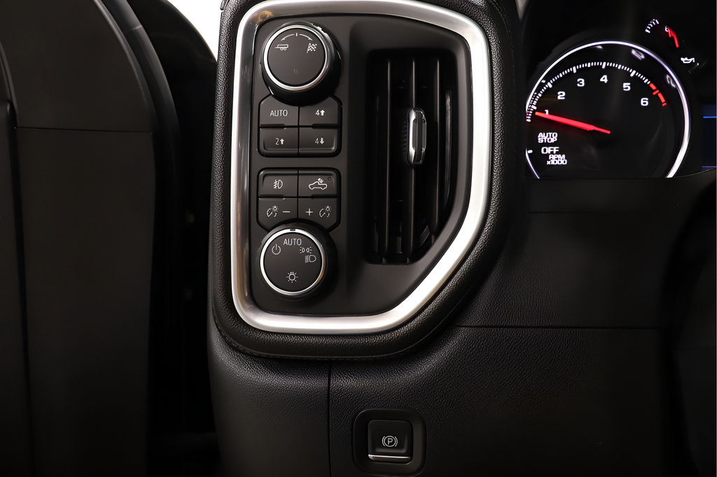 Used 2019 Chevrolet Silverado 1500 LT Trail Boss AWD/4WD image 18