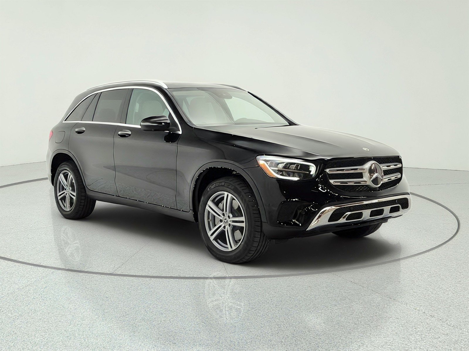 Used 2022 Mercedes-Benz GLC 300 image 3