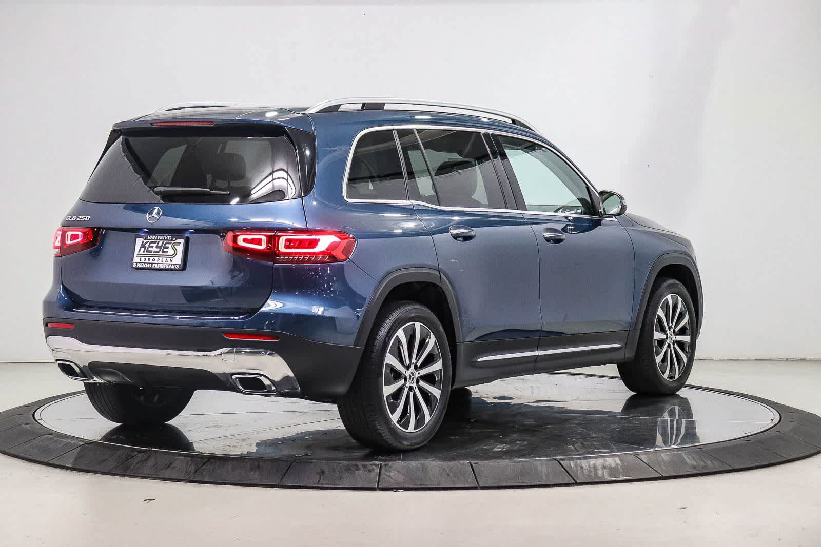 Used 2022 Mercedes-Benz GLB 250 image 4