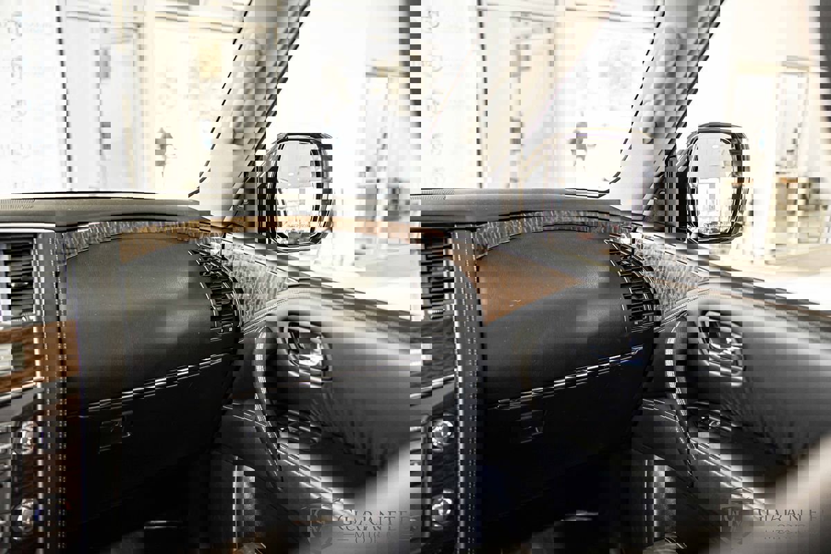 Used 2019 Nissan Armada Platinum image 44