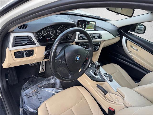 Used 2017 BMW 320i xDrive Sedan image 12