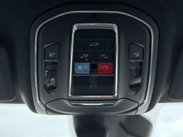 Used 2025 Jeep Grand Cherokee Limited AWD/4WD image 42