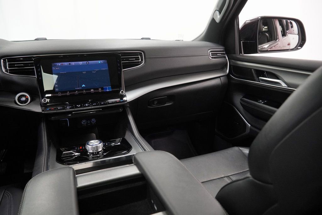 Certified 2024 Jeep Wagoneer Series II AWD/4WD image 27