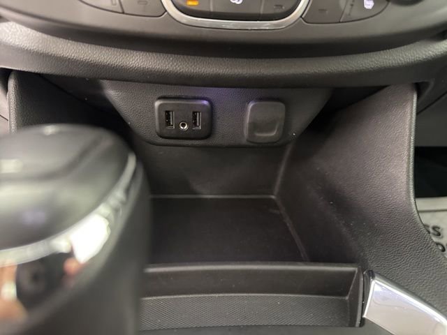 Used 2020 Chevrolet Traverse LT w/ Driver Confidence II Package image 37