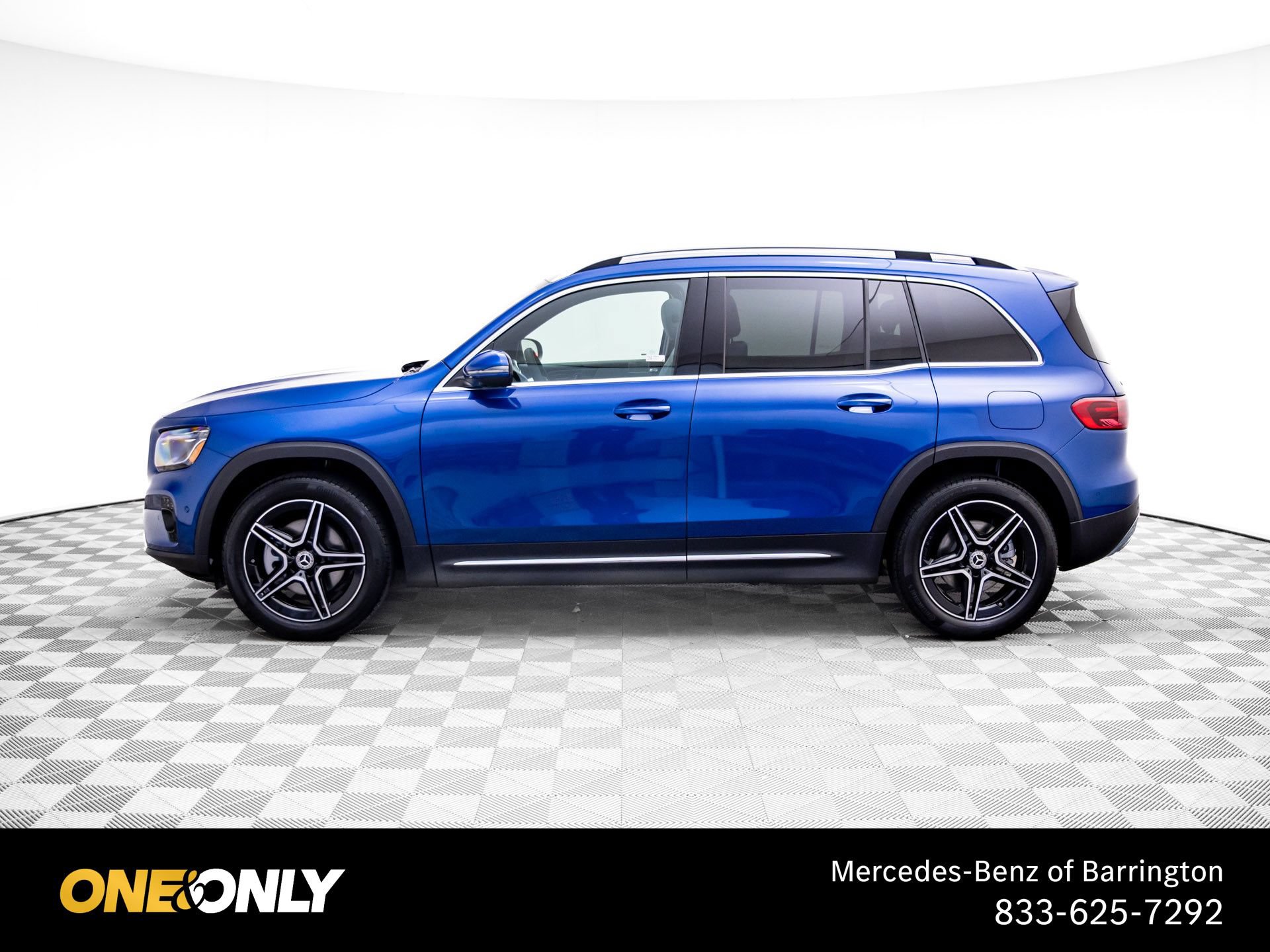 New 2026 Mercedes-Benz GLB 250 4MATIC image 2