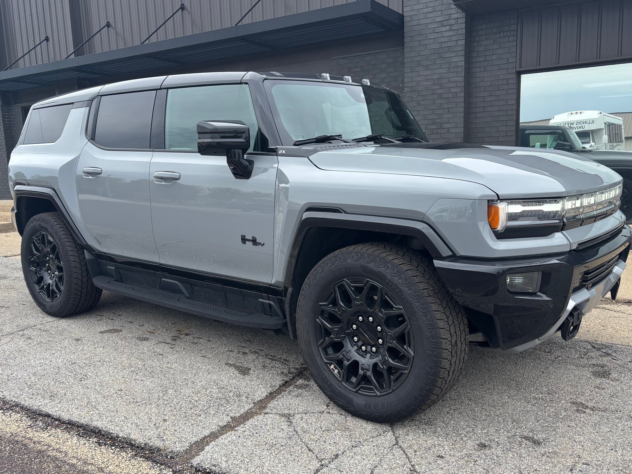Used 2026 GMC Hummer EV SUV w/ LPO, Dark Essentials Package AWD/4WD image 3