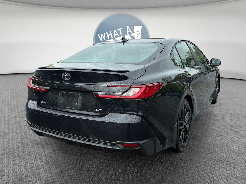Used 2025 Toyota Camry SE FWD image 3