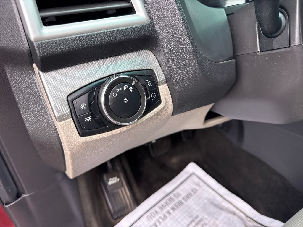 Used 2013 Ford Explorer XLT FWD image 14