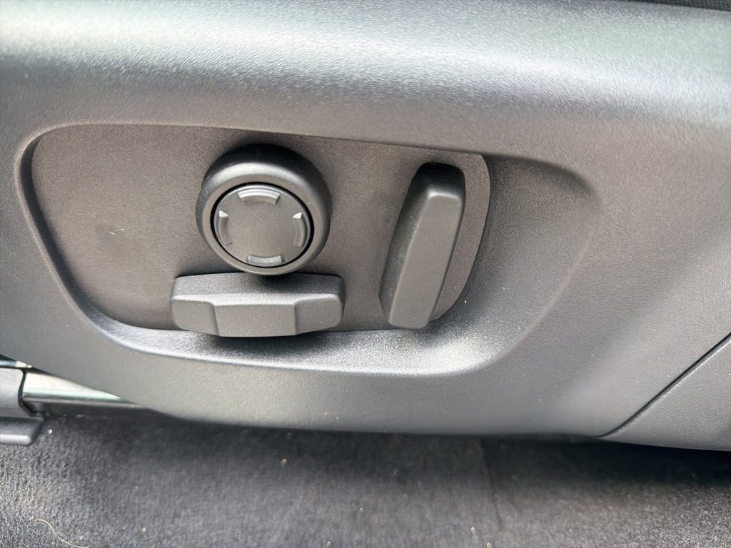 Used 2023 Land Rover Discovery Sport SE R-Dynamic image 16