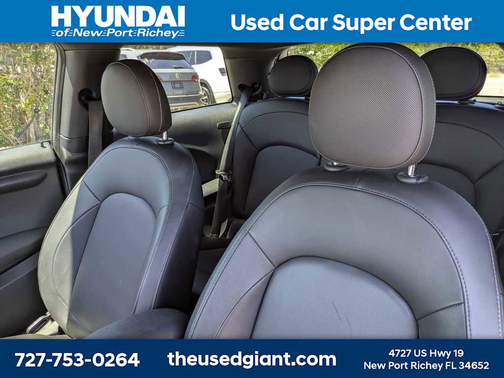 Used 2020 MINI Cooper 2-Door Hardtop FWD image 3