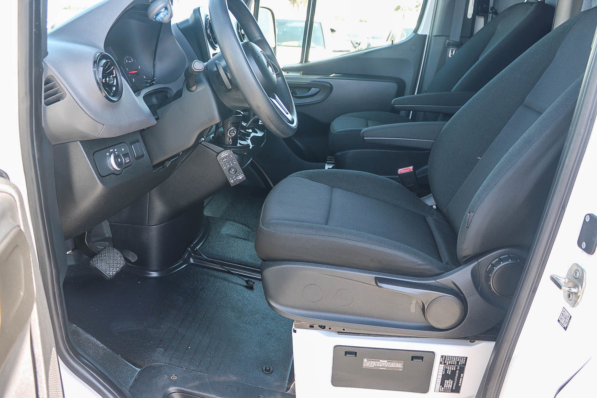 Used 2019 Mercedes-Benz Sprinter 144 Cargo image 19