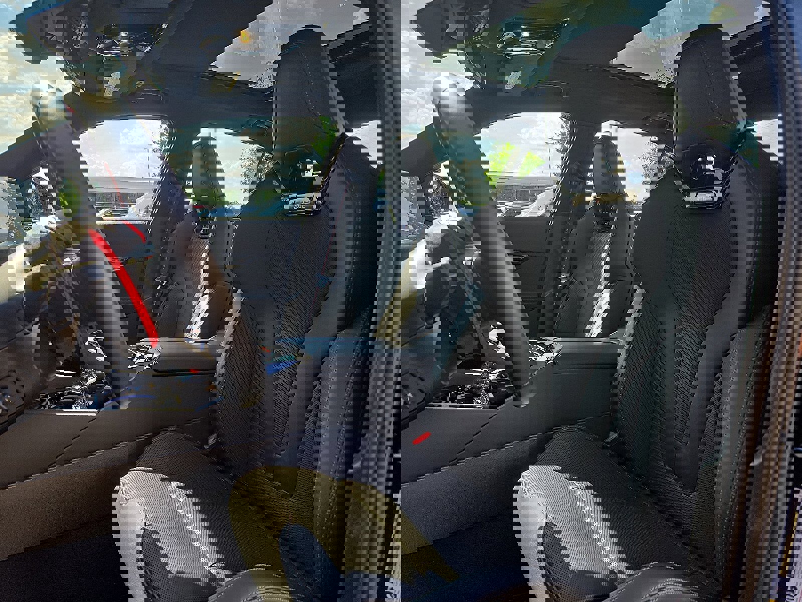 Used 2025 BMW M5 w/ Executive Package image 14