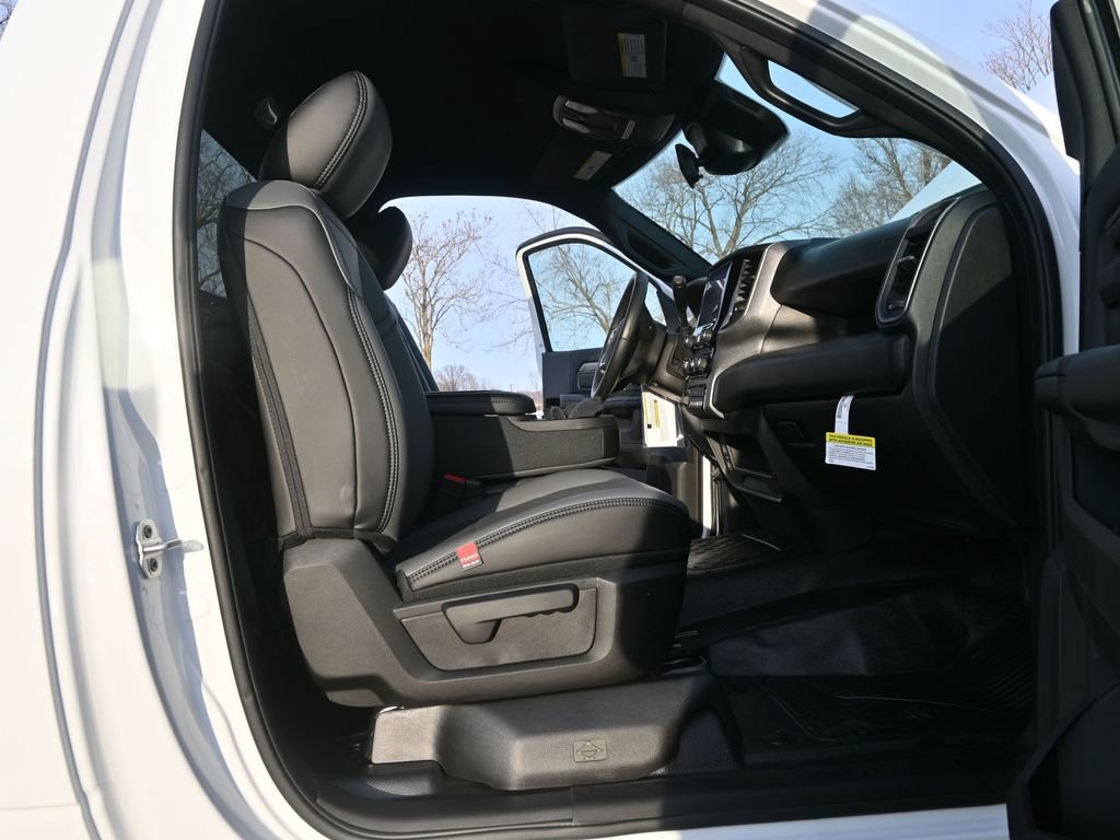 New 2026 RAM 3500 Tradesman AWD/4WD image 23