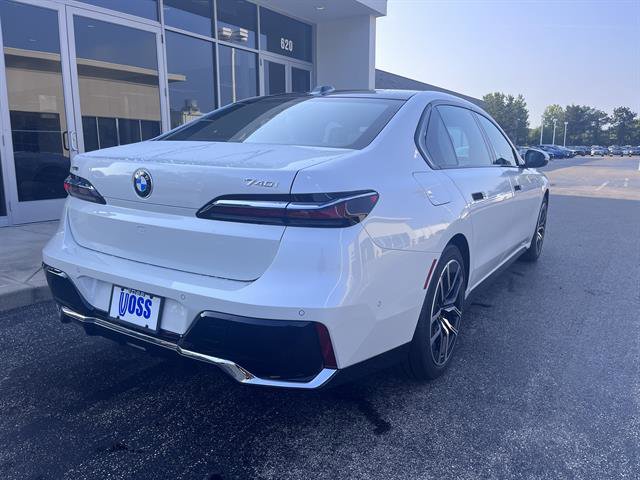 New 2025 BMW 740i xDrive image 3