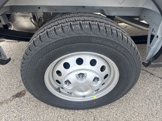New 2026 Ford Transit 250 148 Medium Roof image 17