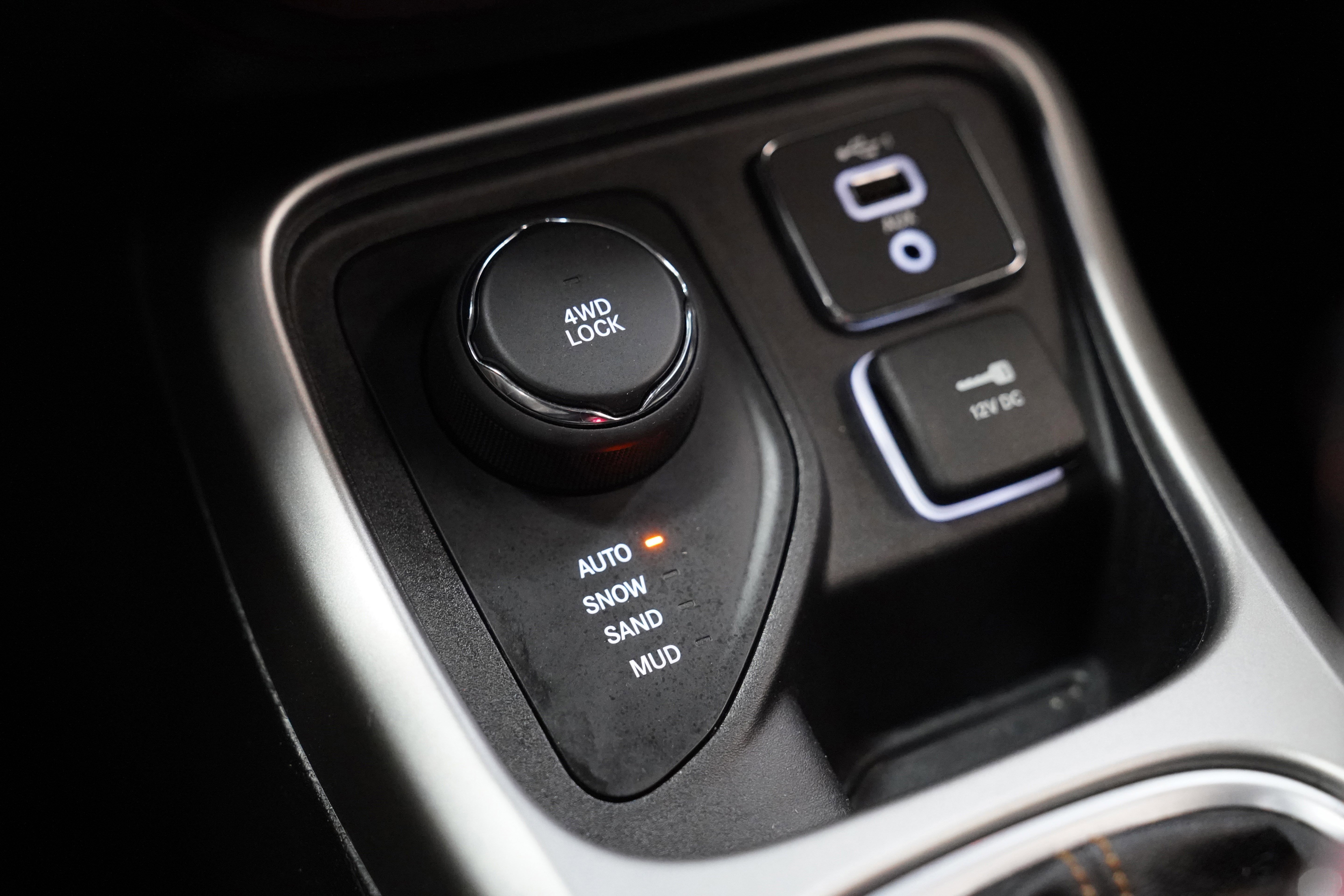 Used 2020 Jeep Compass Latitude w/ Cold Weather Group image 27