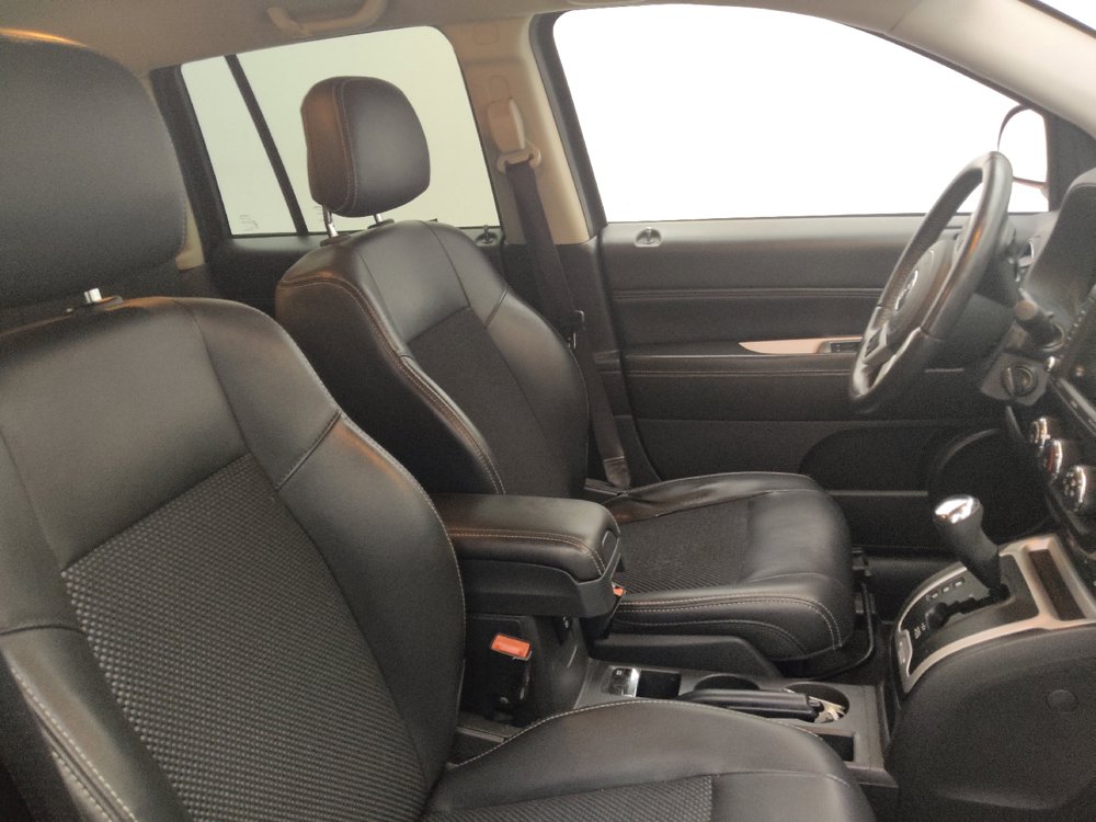 Used 2017 Jeep Compass Latitude AWD/4WD image 21