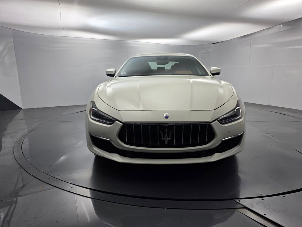 Used 2018 Maserati Ghibli S GranLusso RWD image 2