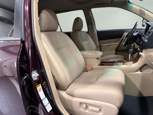 Used 2013 Toyota Highlander Limited AWD/4WD image 15
