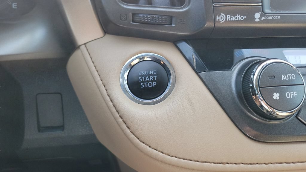 Used 2015 Toyota RAV4 Limited w/ Technology Package FWD image 23